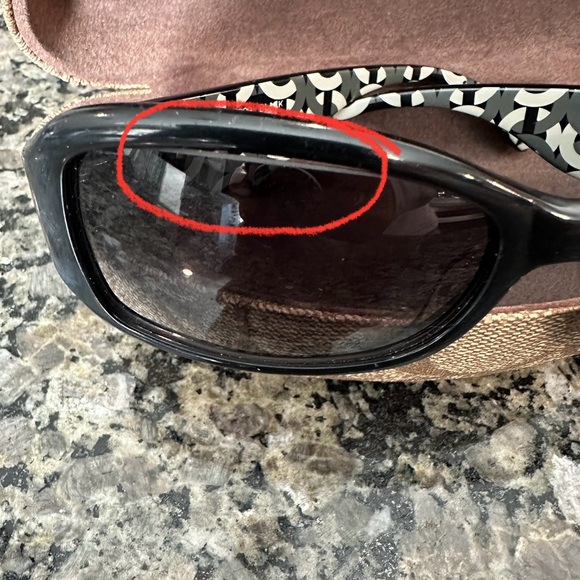Coach sunglasses - Picture 2 of 5